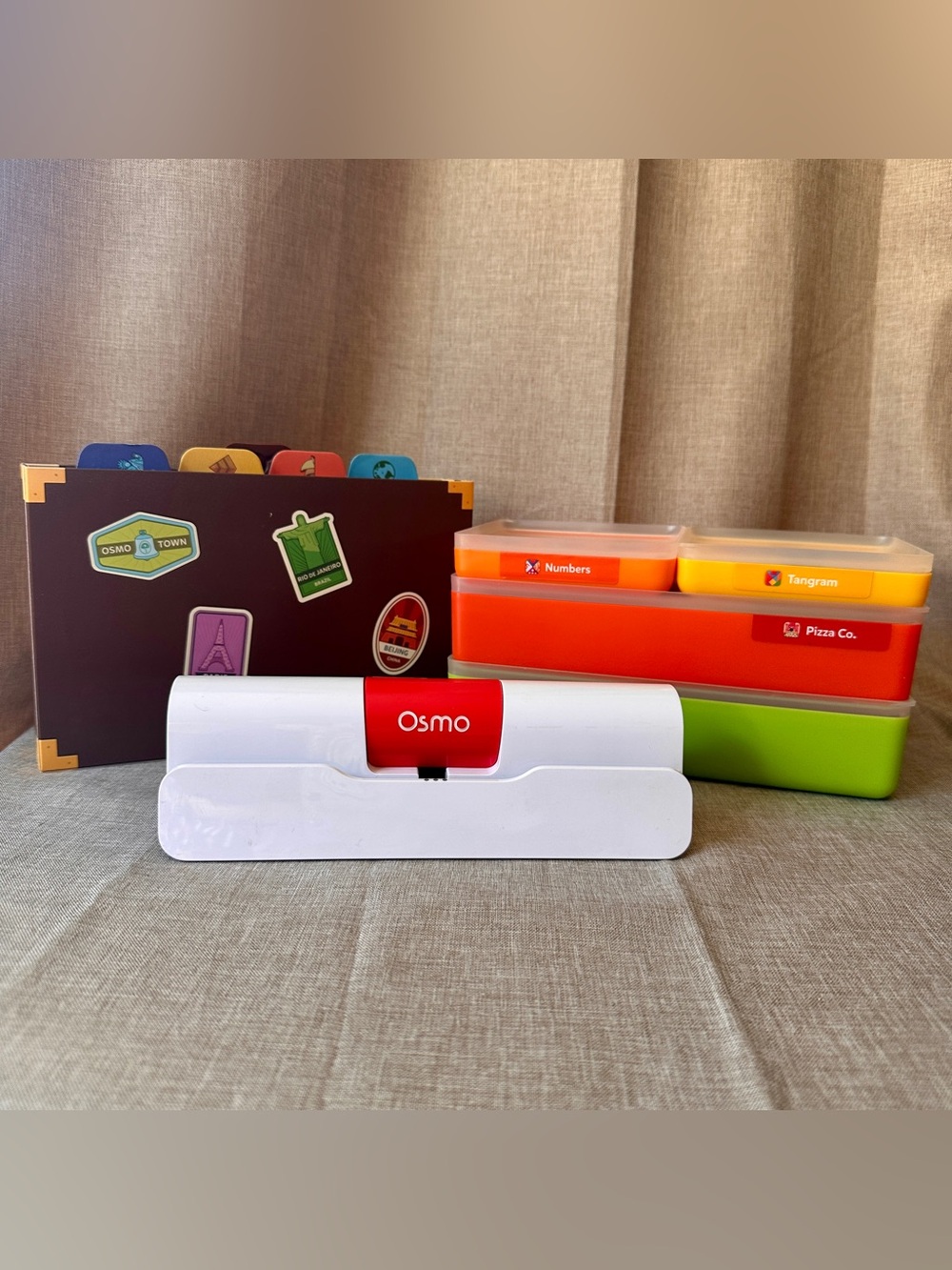 Osmo Genius bundle IPad base, Pizza Co, coding, detective agency, Tanagram, math
